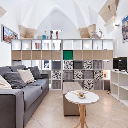 Mesagnesi 6 - Loft Centro Storico Sit Apartment Lecce Luaran gambar