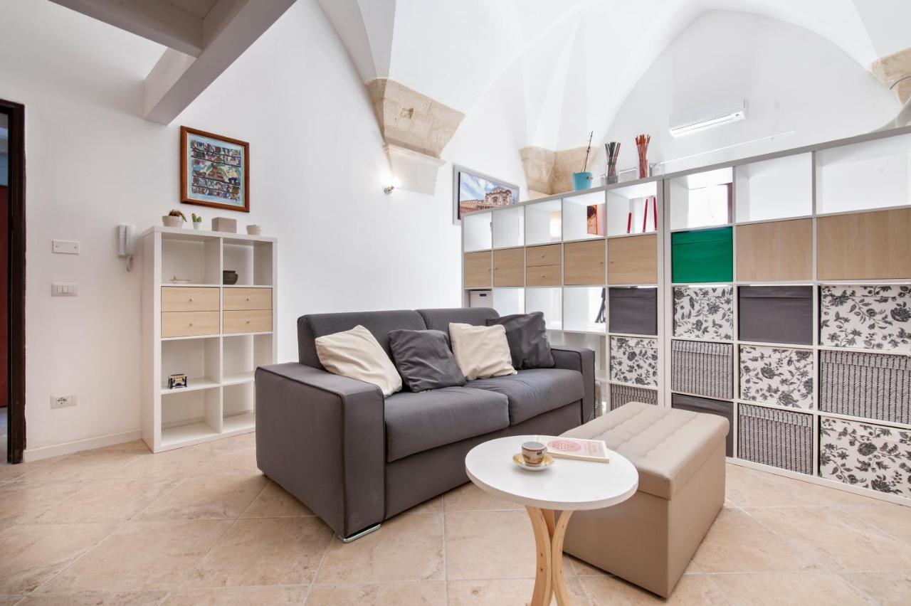 Mesagnesi 6 - Loft Centro Storico Sit Apartment Lecce Luaran gambar