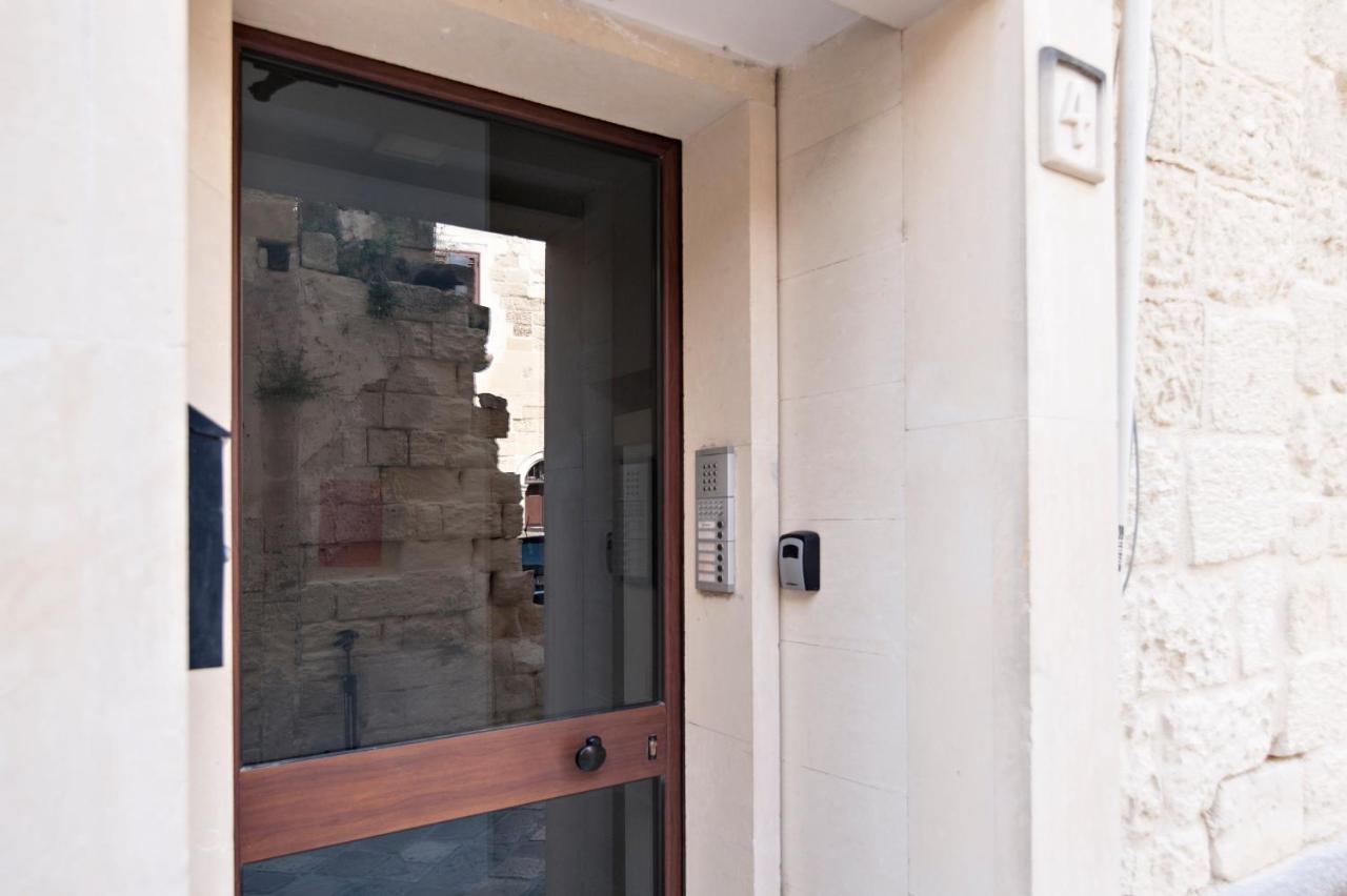 Mesagnesi 6 - Loft Centro Storico Sit Apartment Lecce Luaran gambar
