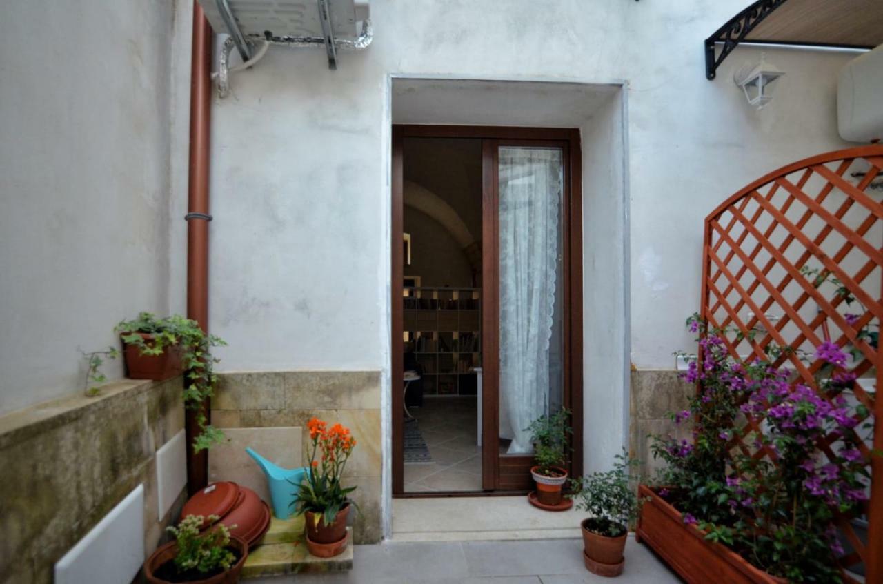 Mesagnesi 6 - Loft Centro Storico Sit Apartment Lecce Luaran gambar